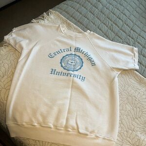 Vintage Central Michigan University White shortsleeved Sweatshirt